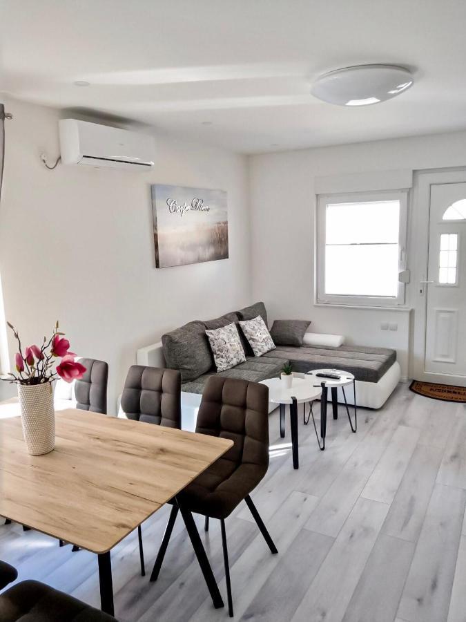 Apartmani Eden Vodice Exterior photo