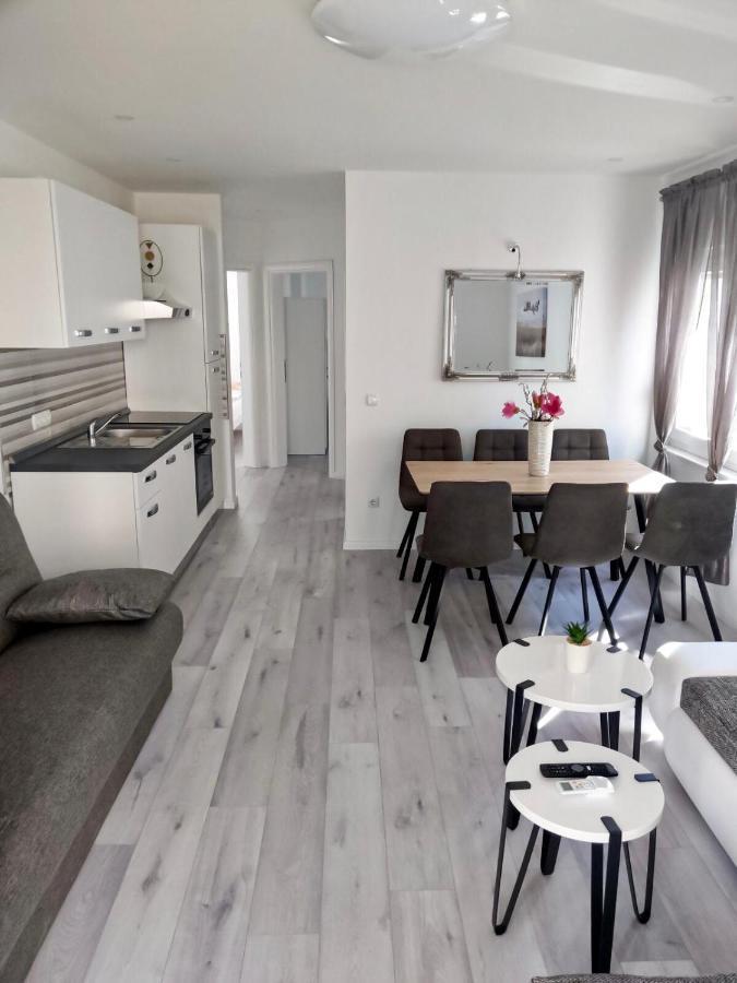 Apartmani Eden Vodice Exterior photo