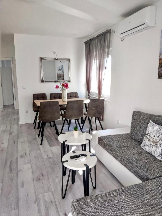Apartmani Eden Vodice Exterior photo