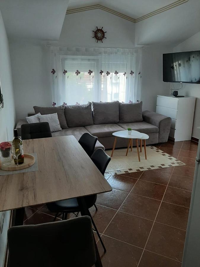 Apartmani Eden Vodice Exterior photo